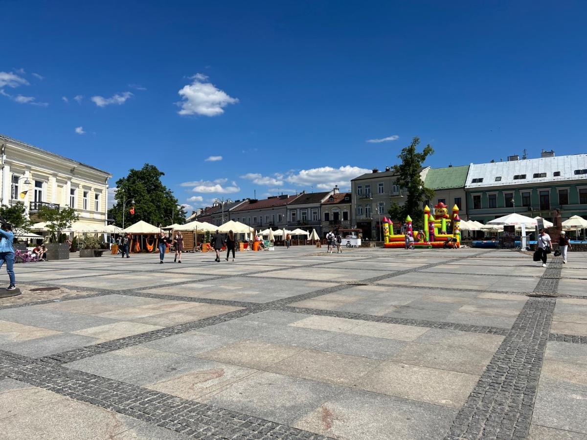 Family & Business Sauna Apartments Rynek Centrum Downtown - 2 Bedroom With Private Sauna, Balcony, Parking Кельце Экстерьер фото