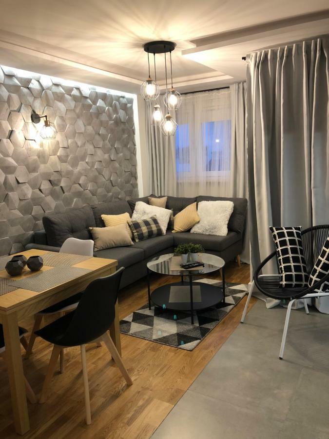 Family & Business Sauna Apartments Rynek Centrum Downtown - 2 Bedroom With Private Sauna, Balcony, Parking Кельце Экстерьер фото